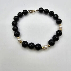 14K Gold, Onyx, & Pearls 7 Inch Beaded Bracelet stamped